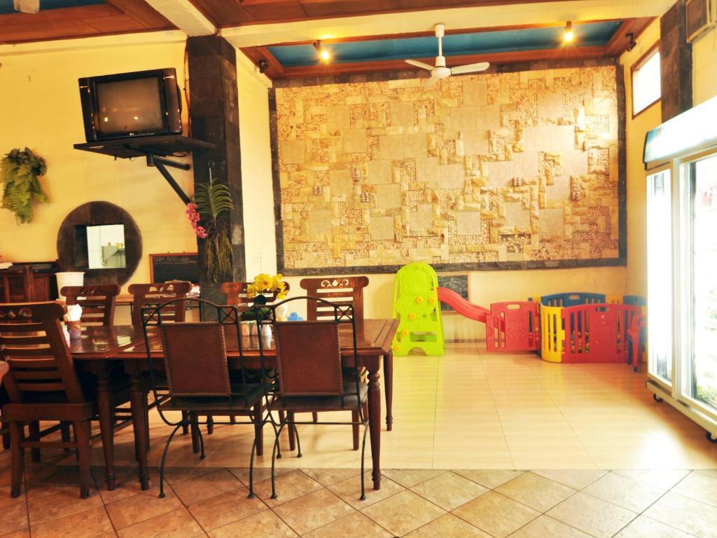 Jesens Inn I Кута Екстериор снимка