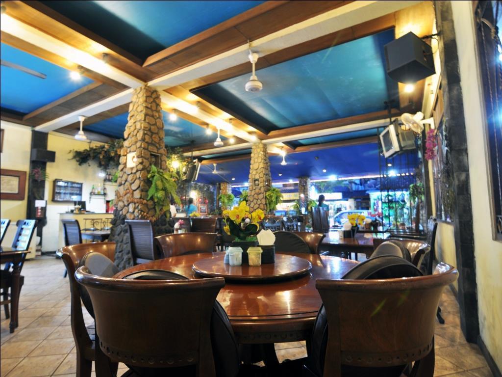 Jesens Inn I Кута Екстериор снимка