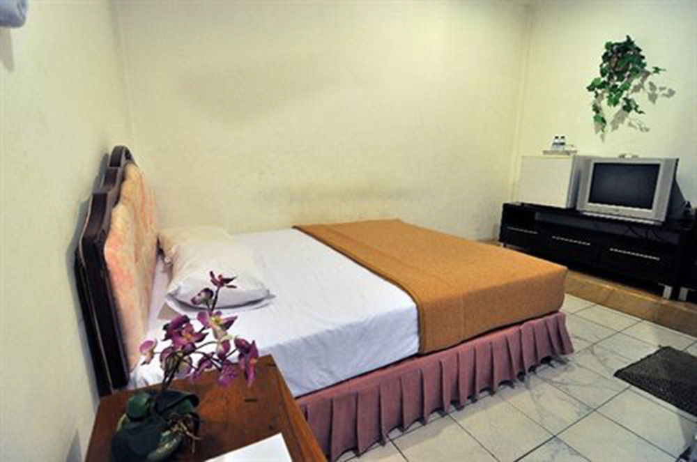 Jesens Inn I Кута Екстериор снимка