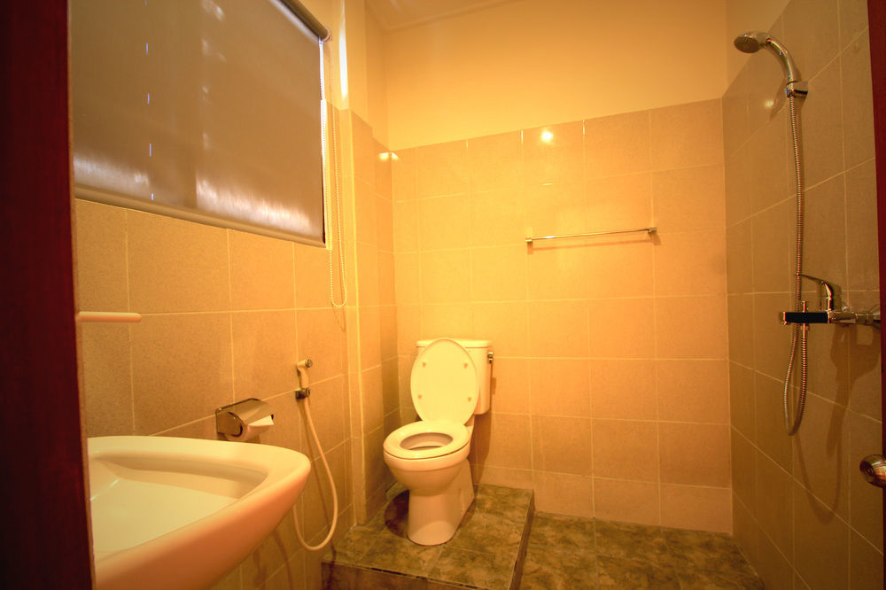 Jesens Inn I Кута Екстериор снимка