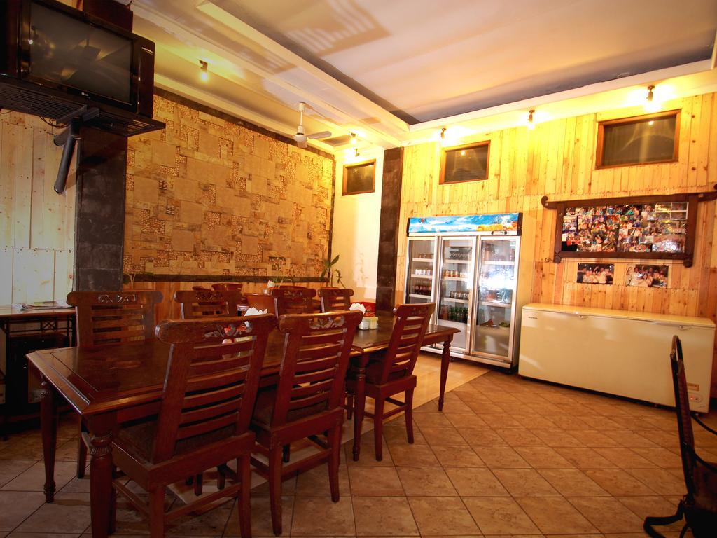 Jesens Inn I Кута Екстериор снимка
