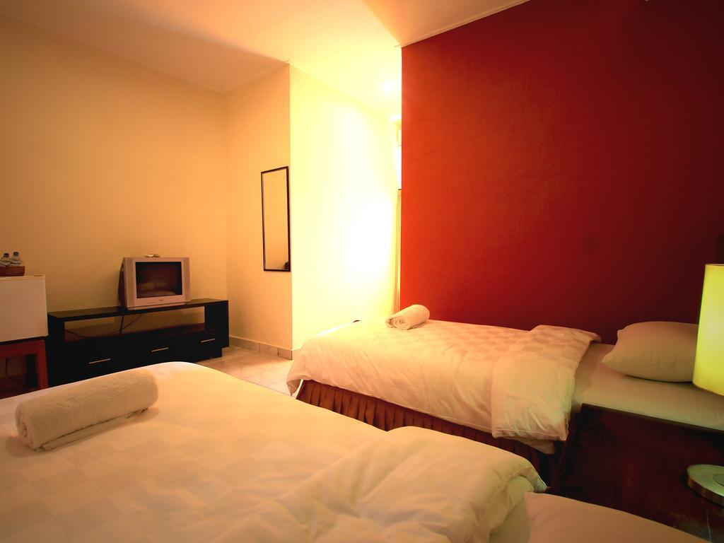 Jesens Inn I Кута Екстериор снимка